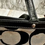 Coach  Black and Cream Signature Tote Patent Leather Handles Trim Y2K  Classic Photo 7
