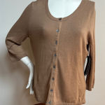 Victor Alfaro Tan Button Photo 0