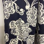 Oscar de la Renta navy/white large flower capri pants size 8 Photo 2