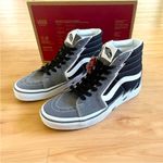 Vans  Black and Gray High-Top Sneakers
Bolt Women 9.5US Mens 8.0US Photo 4