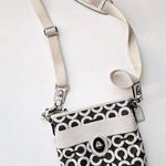 Coach Signature Swing Pack Style 43466 Crossbody Photo 0