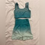 Seamless Teal Ombre Sports Bra and Shorts Set Blue Size XS Photo 1