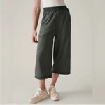 Athleta NWT TRIUMPH HYBRID WIDE LEG CROP $109 MSRP Photo 2