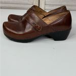 Dansko  Women's Solstice Professional Clogs Closed Heel & Button Strap Brown-39 Photo 2