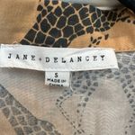 Jane and Delancey  Cropped Button-Down Shirt Blouse Giraffe Safari Size Small S Photo 5