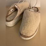 UGG  Women's Ivory sheepskin suede platform Westsider hybrid slipper shoes 12 Photo 1