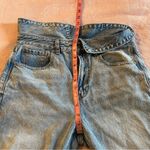 American Eagle high rise mom jeans size 6 short light wash distressed straight Photo 9