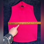House of Harlow NWOT 1960 Mock Neck Sleeveless
Bright Pink Knit Top Size Small Photo 4