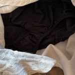 Vuori  2.5” Clementine Arhletic Lined Shorts Mini Pocket Drawstring Waist Printed Photo 4