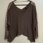 HOMAGE Brown V Photo 0