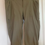 Columbia  Omni Shield Beige Women’s Size 10 Capris Outdoor Hiking Gorpcore Photo 0