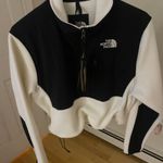 The North Face  Cropped Jacket Photo 0