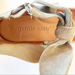 Gentle Souls  Kennth Cole Dawnest Gray Suede Wedge Ankle Boot Bow‎ Size 5.5 Photo 6