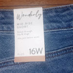 Wonderly  NWT 16 Mid short jean shorts Photo 4