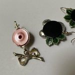 a.n.a Festive Christmas Holiday Earrings  Brooch Pin Lot Of 2 Items Photo 9