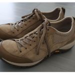 Dansko  Paisley Walnut Waterproof Outdoor Women's Sneaker size 39 Photo 0