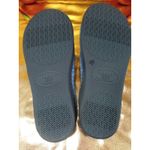 Isotoner Womens Blue Gray Slippers Size 6.5-7 Photo 4