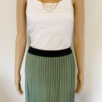 Green Pleated Maxi Skirt Photo 1