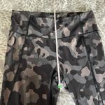 Athleta  Leggings Womens size Large Lightning Camo 7/8 Tight Pockets Active Yoga Photo 4