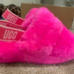 UGG pink slippers Photo 1