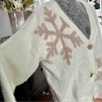 33 Degrees Cozy Coquette Snowflake Cardigan White Gold Glitter Button Medium Black Photo 5