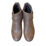 kim rogers Rachel Taupe Ankle Booties Faux Leather Stacked Heel Womens Size 8.5M Photo 1