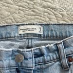 Abercrombie & Fitch  high rise the mom jeans size 29/8r Photo 5