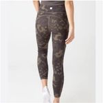Vuori  Stride 7/8 Pocket Leggings in Oregano Green Camo Women’s size Small​ Photo 15