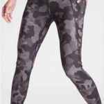 Athleta ‎ Lightning Camo 7/8 Length Tight in Supersonic Size SP Photo 0