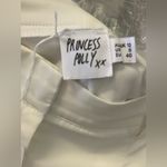 Princess Polly  White Pleated Shorts    Size-8 Photo 3