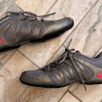 Nike women's size 8 gray/pink Musique IV sneakers 32475-063 Photo 0