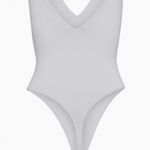 Babaton Women's Light Gray V-Neck Bodysuit Sleeveless Stretch Basic Size Small Photo 6