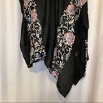 Simply Noelle black embroidered floral shawl (wrp2018-blk) new one size Photo 2