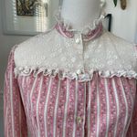 Vintage 70s Cottage Core Country Bicentennial Blouse Calico Lace S Pink Photo 2