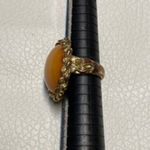 None Vintage Costume Jewelry Oval-Shaped Amber Stone Gold Tone Ring Size 9 Photo 2
