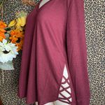 Doe & Rae ✅3/$30✅ NWT  Burgundy Hi-Low Side Lattice Slits Long Sleeve Top | MEDIUM | Photo 4