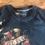 Hard Rock Cafe  love all serve all graphic T-shirt Photo 1