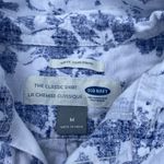 Old Navy  the classic fit floral Hawaiian button up  Photo 3