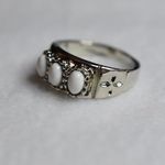 Source Unknown Sleek Southwestern White Stone Silver Tone Size 7 Casual Chic Size 7 Ring Photo 2