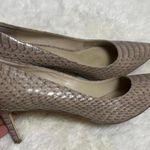 Calvin Klein Gorgeous  leather nude / pink kitten heel with crocodile pattern Photo 6