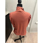 EXPRESS Women’s puffed sleeve top NEW Photo 1