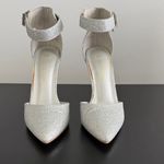 Dream Paris Dream Pairs Glittering Silver Heels Sz 6.5 Photo 2