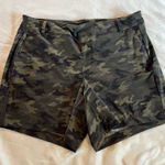 Spanx Women’s Size L Large Green Camo Army Sunshine Pull on Shorts Photo 0