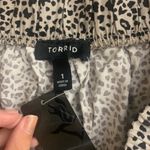 Torrid  leopard print mini skirt Photo 3
