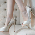 Badgley Mischka New  Womens Ivory Kiara Satin Peep Toe Classic Pumps 9M (Stains) Photo 0