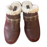 Women’s size 9.5 Muk Luks Brown and Cream Leather Mules with Cozy Lining Photo 3
