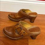 Frye  Women’s Charlotte Ring Brown Distressed Heeled Clogs Mule Shoes Size 5.5 Photo 5