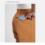 Athleta NWT  Trekkie North Shorts Brown Zipper Pockets SZ-20 Photo 3