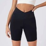 Buckle NWT Dyce Brand Active Performance Legging Stretch Compression Biker Short Photo 1