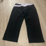 Nike Women's Black and Gray Capris Photo 0